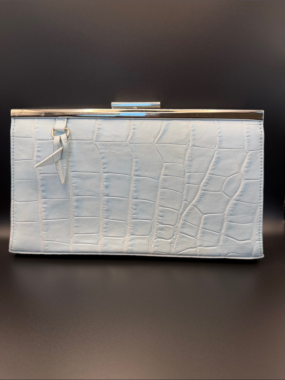 Elegant White Croc-Embossed Women's Clutch